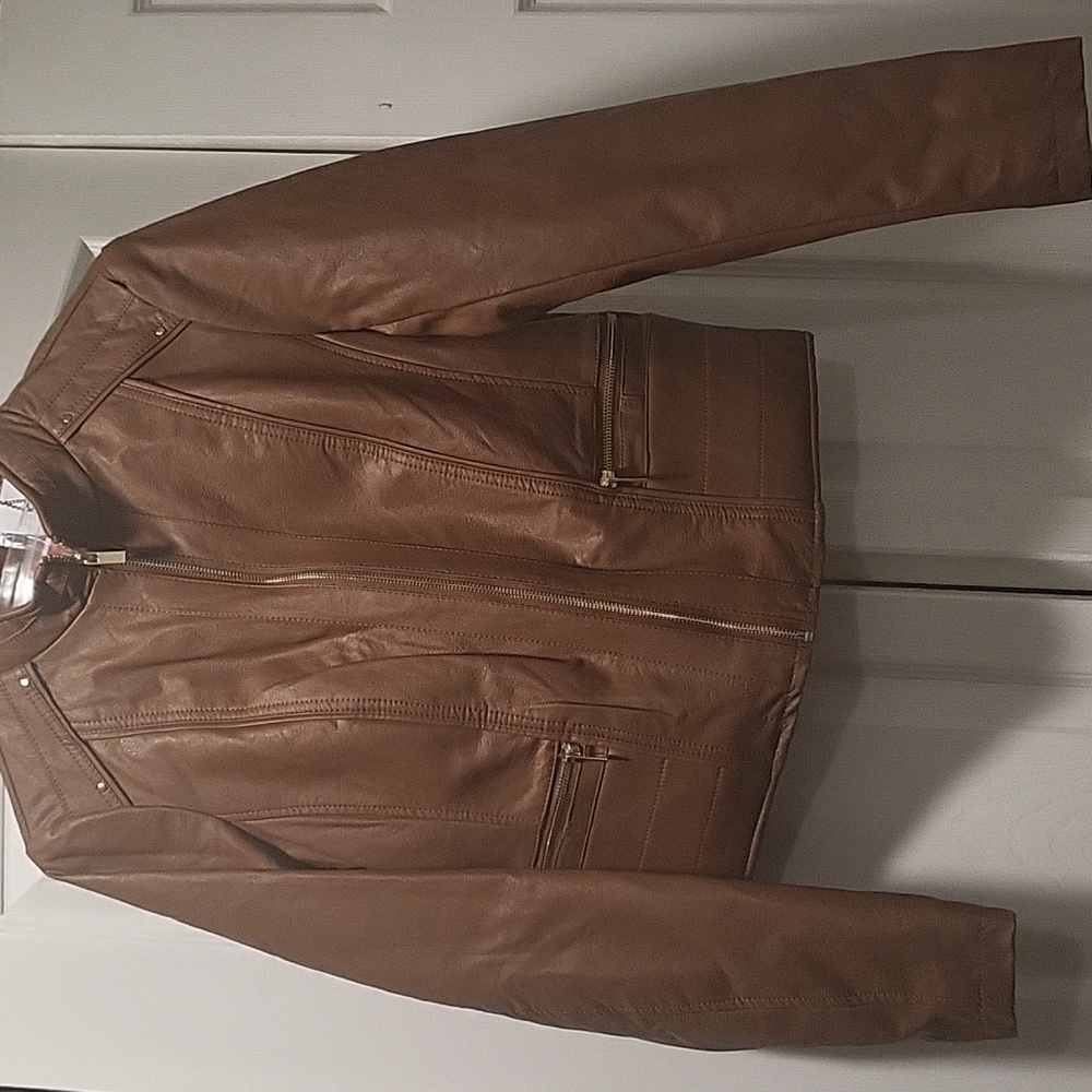 Guess, L, brown